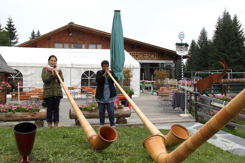 Alphorn lessons in the Swiss Alps
