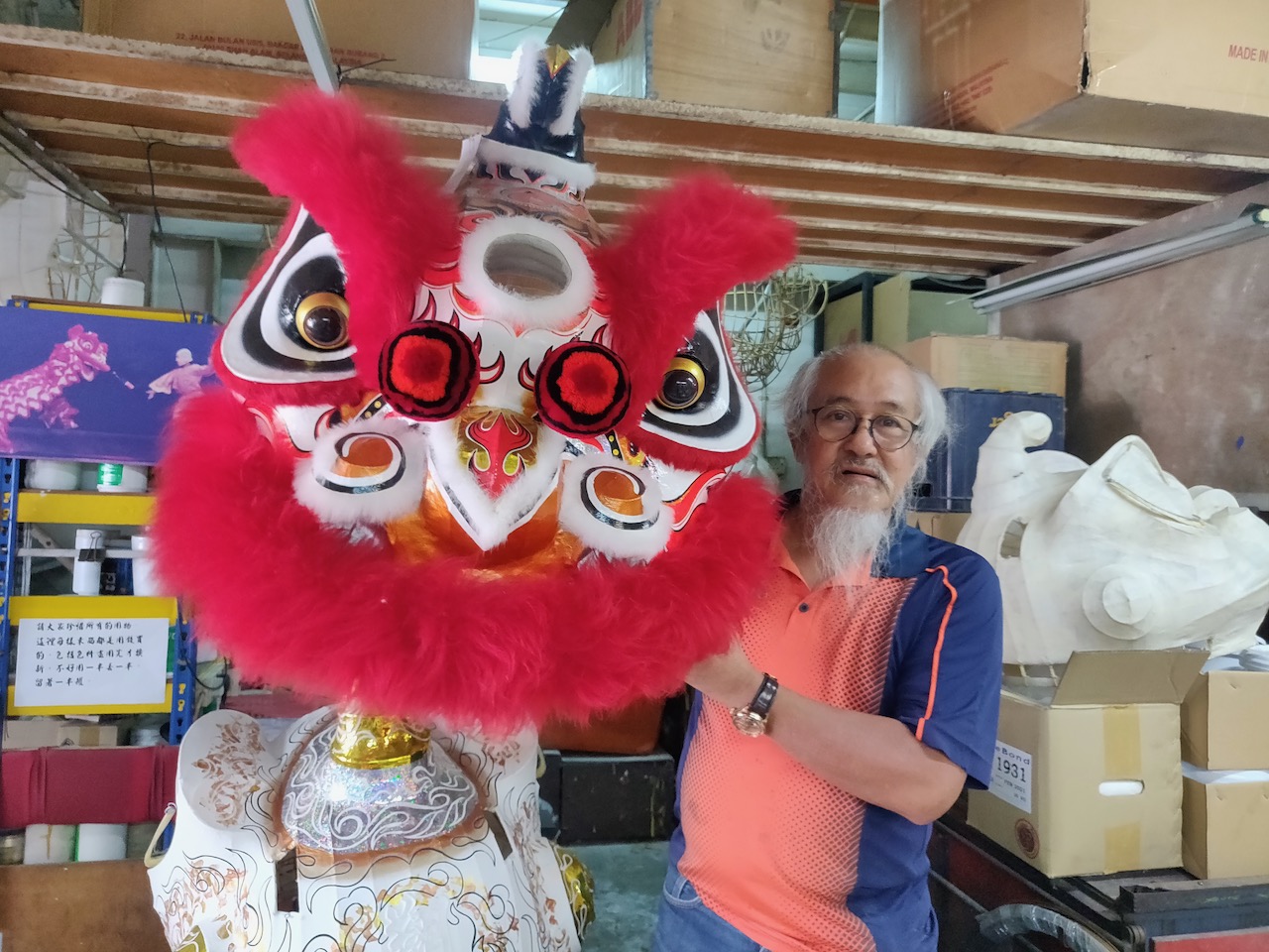 The mask maker of Malaysia - Itchy Feet