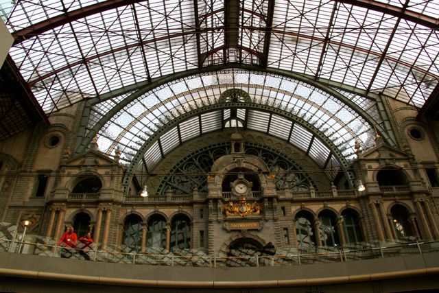 Do Re Mi at Antwerp Station